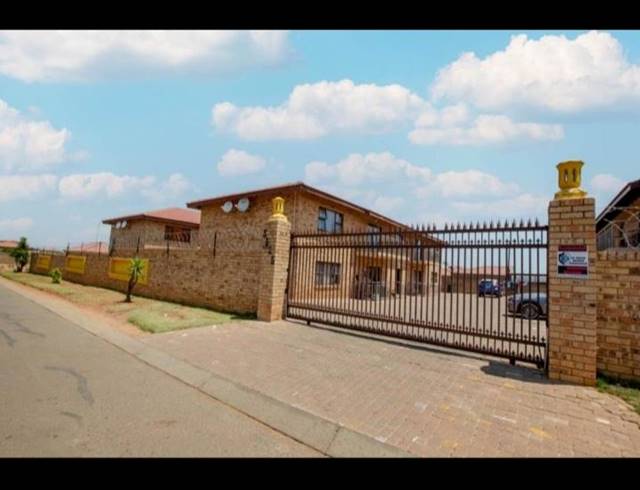 BUSINESS FOR SALE IN LENASIA SOUTH